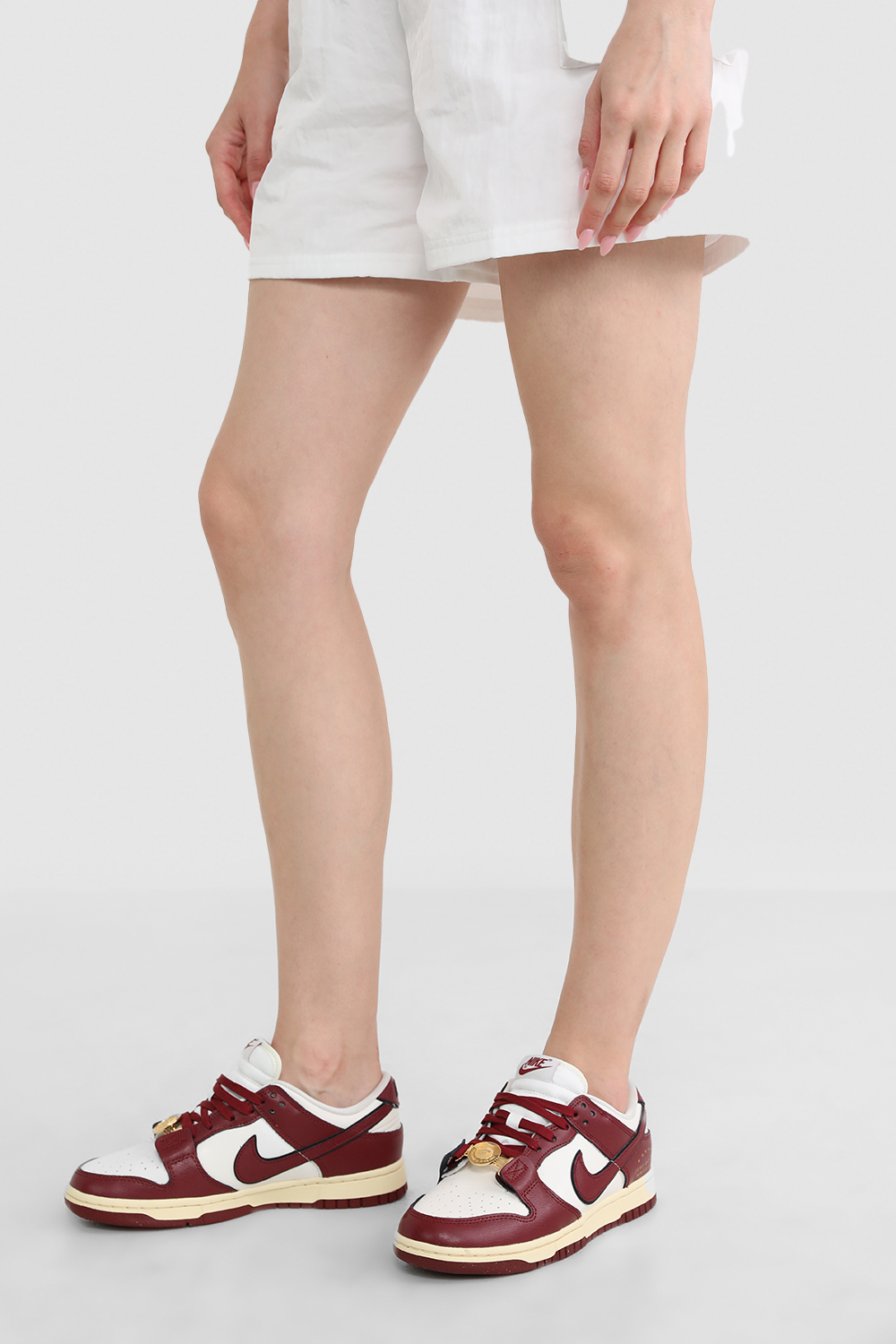 תמונת כל הלוק של נעלי סניקרס דאנק